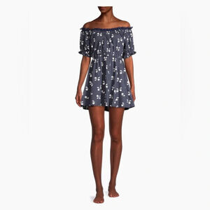 Morgan Lane

Ava Off-The-Shoulder Nightgown

Bin 9